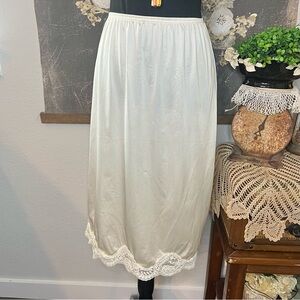 Adonna Vintage Nylon Cream Lace Trim‎ Side Slit Skirt Half Slip Sz SM